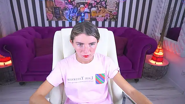 XXX chat uživo modela DarsiSweet