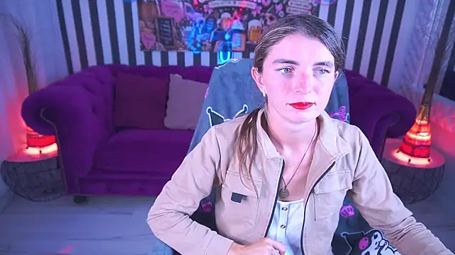 XXX chat uživo modela DarsiSweet
