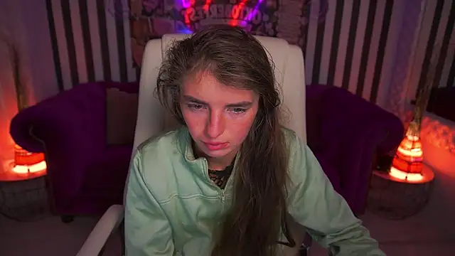 XXX chat uživo modela DarsiSweet