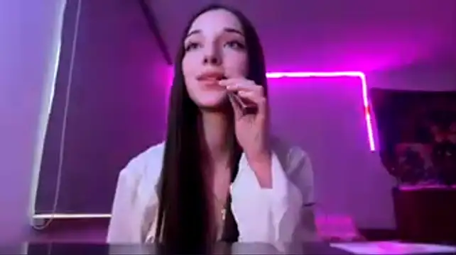 Show modela AntoninaErtle na web-kameri