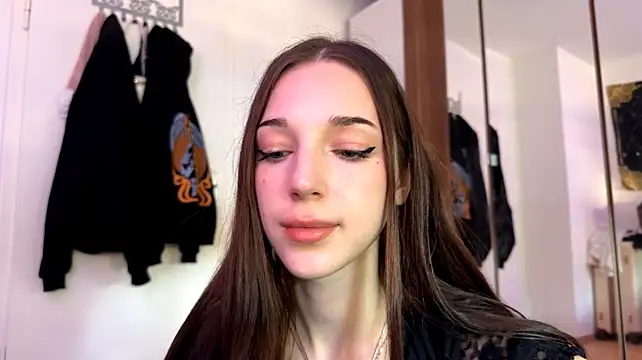 AntoninaErtle's Live XXX Chat