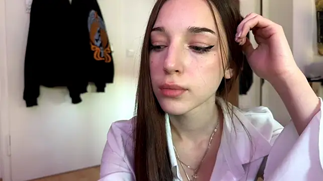 AntoninaErtle's Live XXX Chat