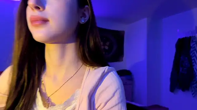 แชท XXX สดของ AntoninaErtle