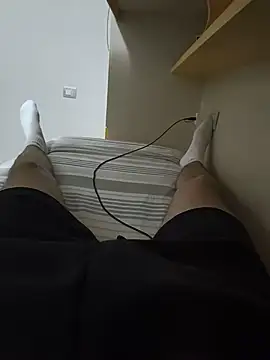 Cazzone20cm1 Show in webcam