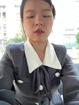 niannian-999 网络视讯表演