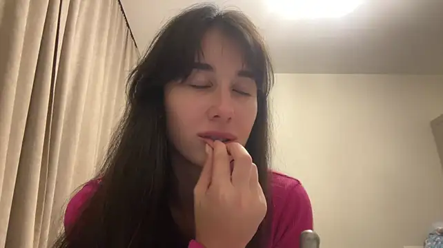 ProfuseMaine Adlı Modelin Canlı XXX Sohbeti