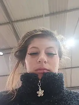 Nahomi-lov webcam show