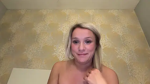Seductive_SavannahX Live XXX-Chat