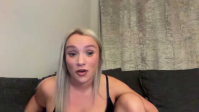 Seductive_SavannahX Webcamshow
