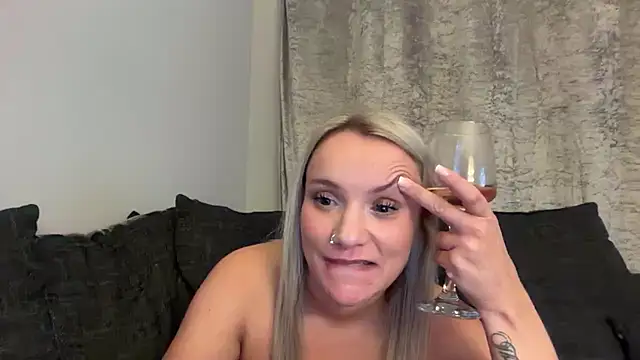 Seductive_SavannahX Webcamshow