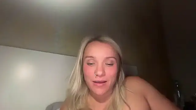 Seductive_SavannahX: онлайн-секс-чат