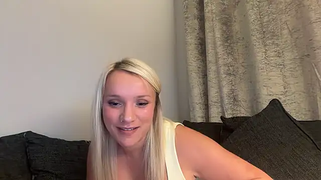 Chat +18 de Seductive_SavannahX ao vivo