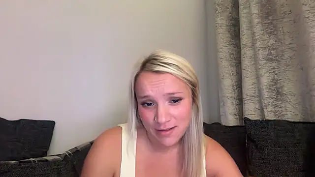 แชท XXX สดของ Seductive_SavannahX