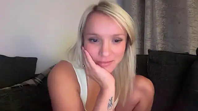 Chatroom XXX en direct de Seductive_SavannahX