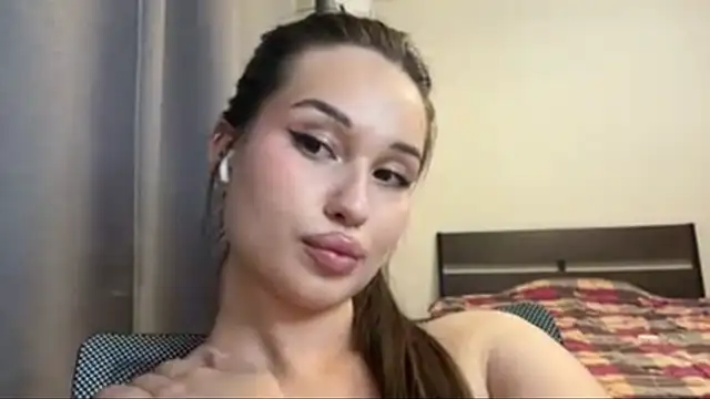LuiseChhoun's Live XXX Chat