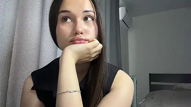 Show de LuiseChhoun na webcam