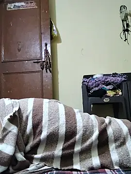 Couple-deshi35 Adlı Modelin Canlı XXX Sohbeti