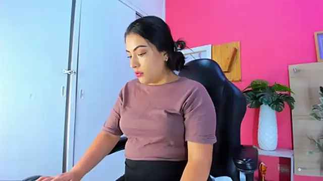 צ'אט XXX בשידור חי של nezuko__chann_