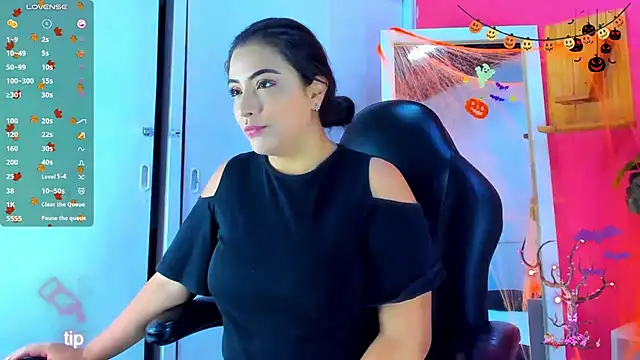 عرض كام nezuko__chann_