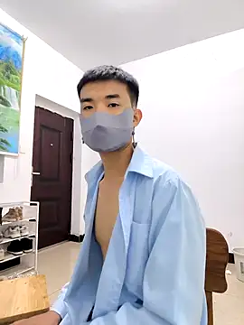 liuqi000 Show in webcam