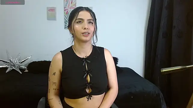 alison_andrews_ Show in webcam