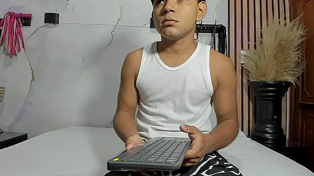 Lucho_Hotn Webbikameraesitys