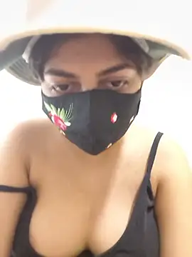 Simmi_143 Adlı Modelin Web Kamerası Şovu