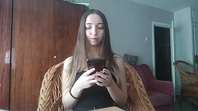 Show modela WynonaFarhat na web-kameri