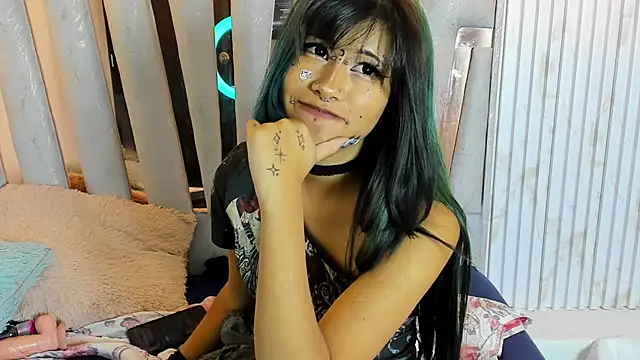 Chat +18 de yiyi_cs ao vivo