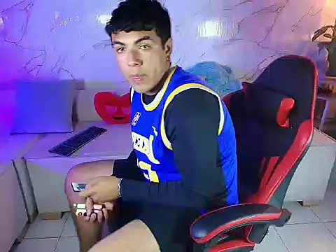 Show modela mikevianny na web-kameri