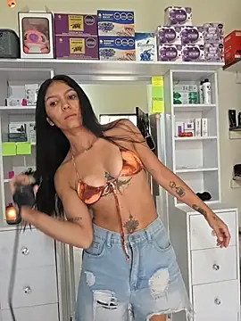 Halanita live XXX chat