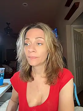 Show modela EdenDelilah1 na web-kameri