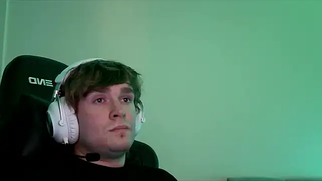 blueeyed_prince's Webcam Show