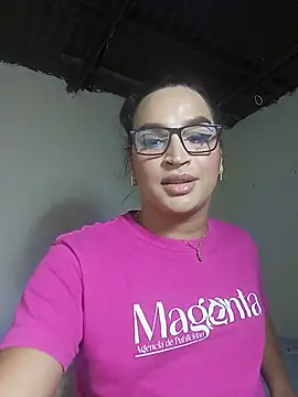 kylieloliskiss Show in webcam