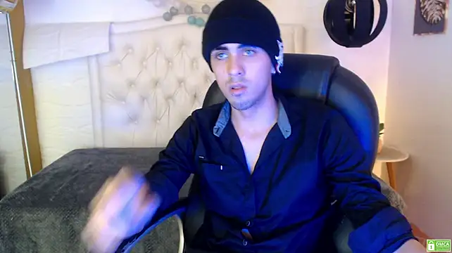 Show modela noah_bluex na web-kameri