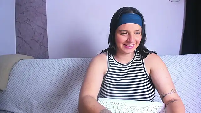 victoria_and_andra Webcam Show