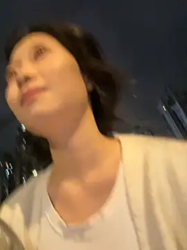 BaeBae11 在線直播表演
