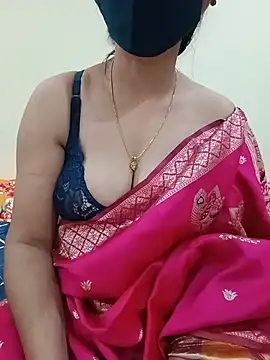 Ragni-kaur élő XXX-chatje
