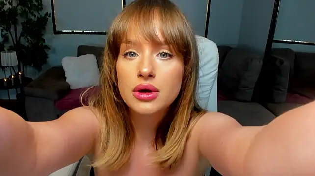 MissMiaMuse's Live XXX Chat