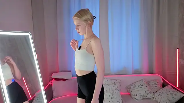ChelsieAranas' Live XXX Chat