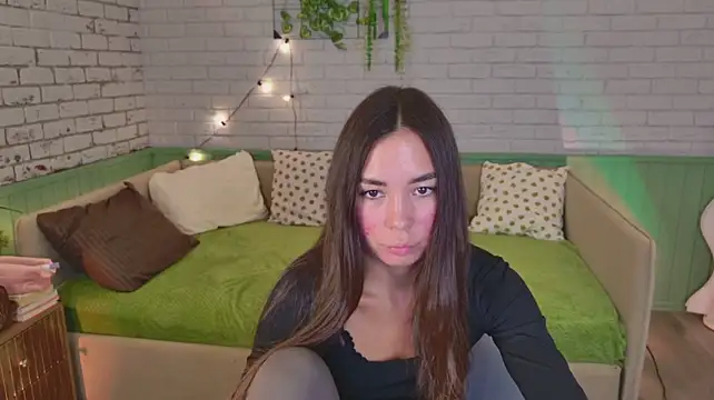 Show modela Belle_Coy na web-kameri