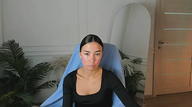 XXX chat uživo modela Belle_Coy