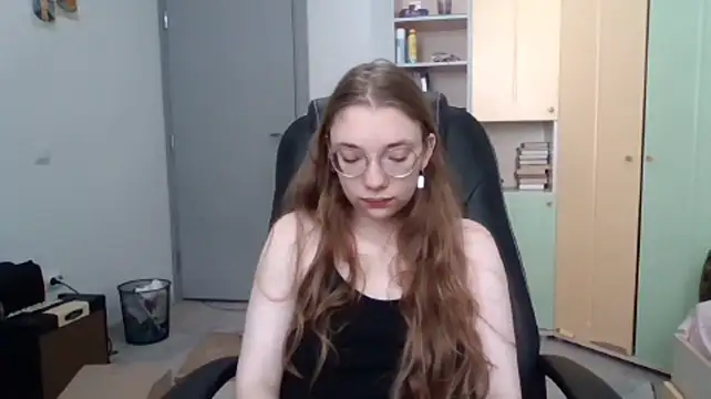 Mikkikezy Live XXX-chat