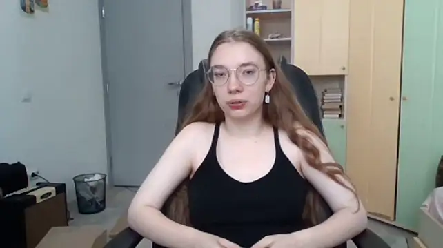 Mikkikezy Live XXX-chat