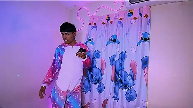 הופעת וובקאם של HONEY_BOYS23