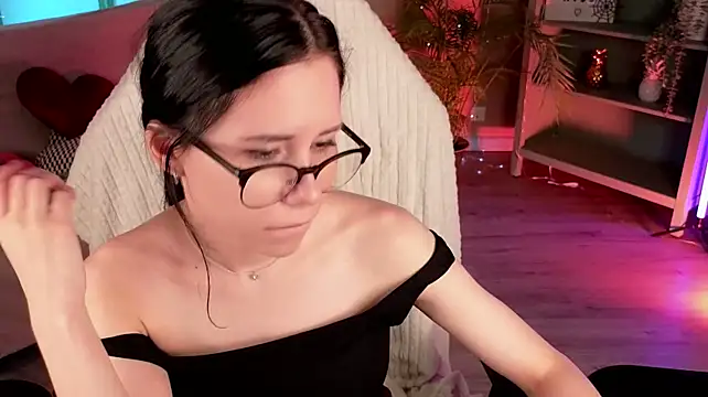Chatroom XXX en direct de KiraTemptt