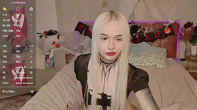 CloudyUniasia's Live XXX Chat