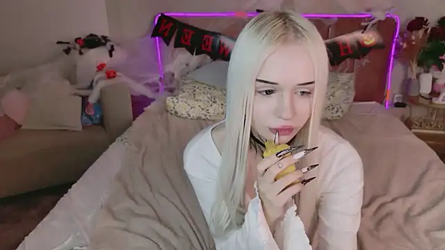 CloudyUniasia Live XXX-chat