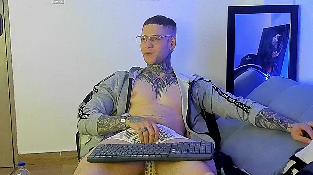 Show modela michael_fx1 na web-kameri