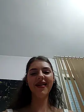 KiraMonten Webbikameraesitys